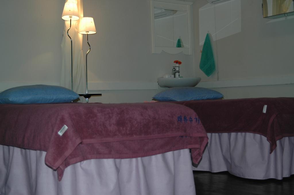 Itaewon Land Spa & Guesthouse Seul Quarto foto